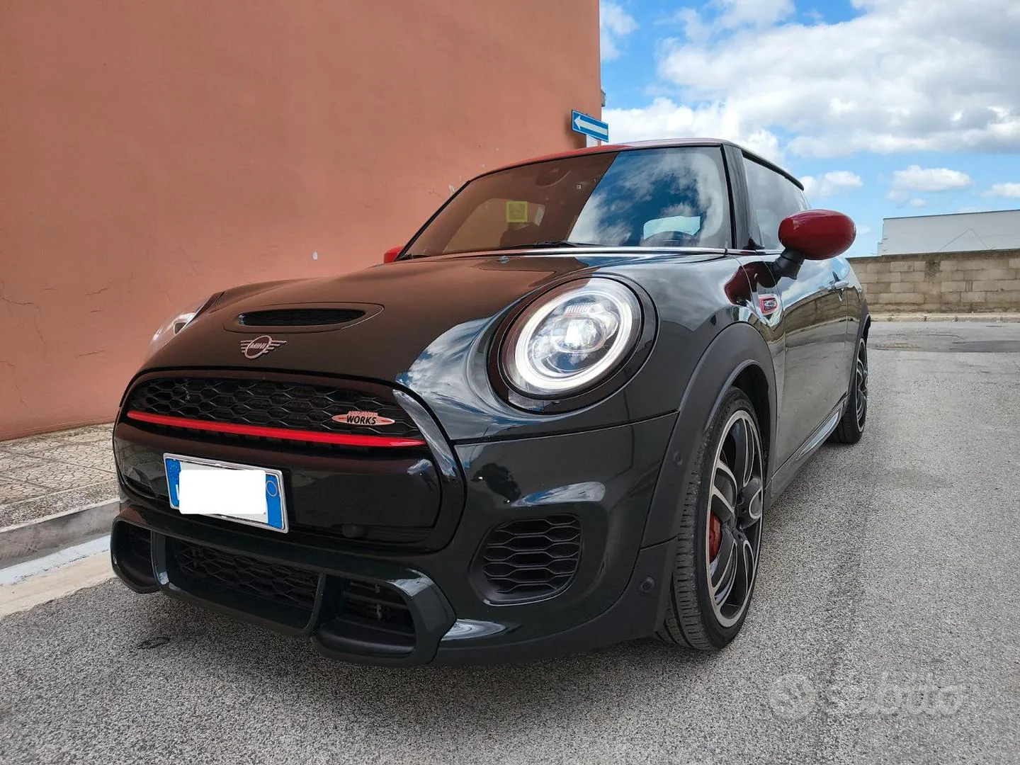 Mini John Cooper Works 2.0 Turbo 2019 photo 4