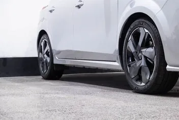 Nissan Aura 2021 photo 4