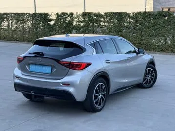 Infiniti Q30 2016 photo 2