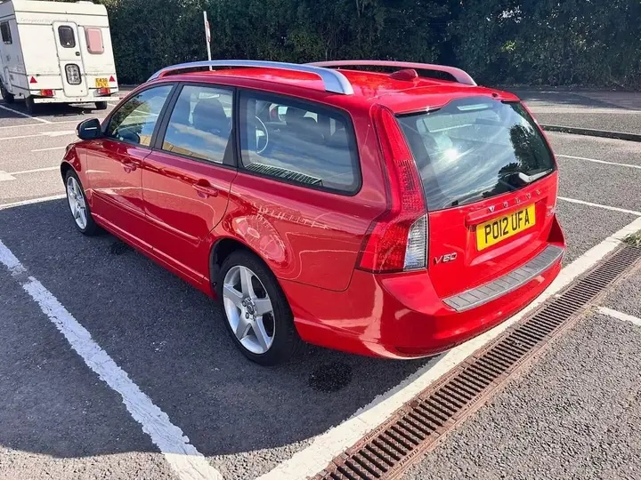 Volvo V50 2025 photo 4
