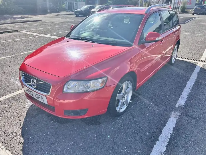 Volvo V50 2025 photo 2