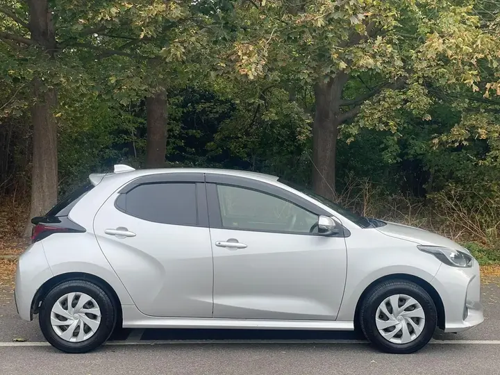 Toyota Yaris 2021 photo 2