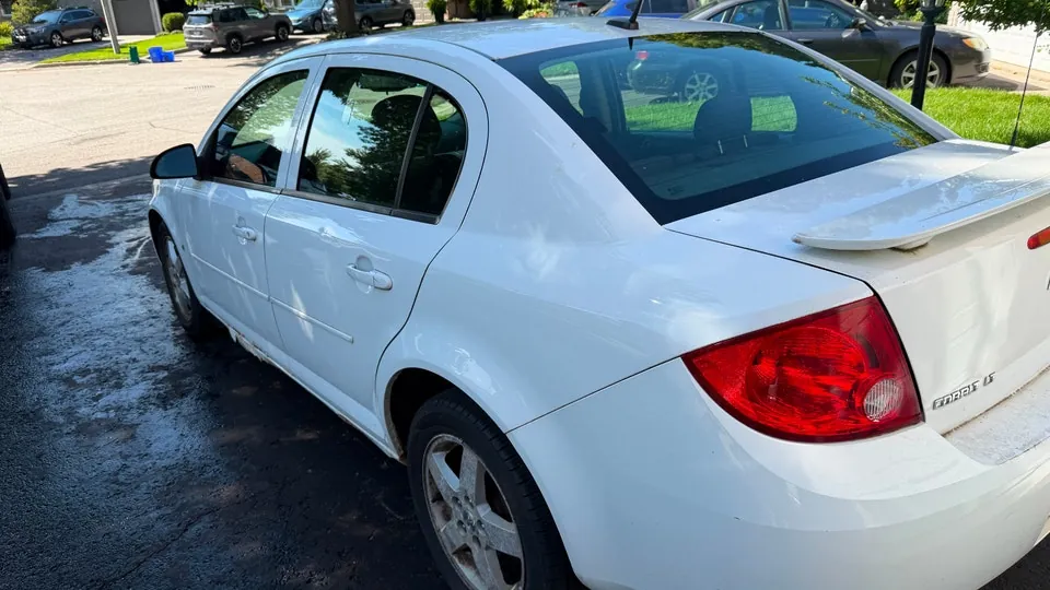 Chevrolet Cobalt 2009 photo 3