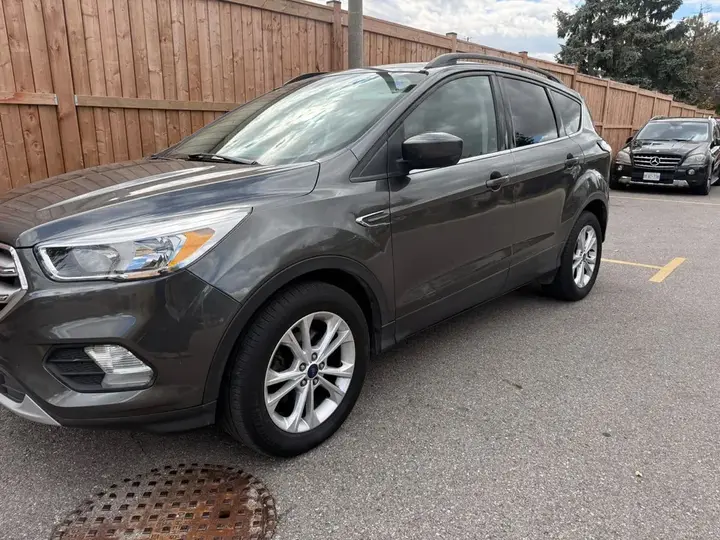 Ford Escape 2017 photo 2