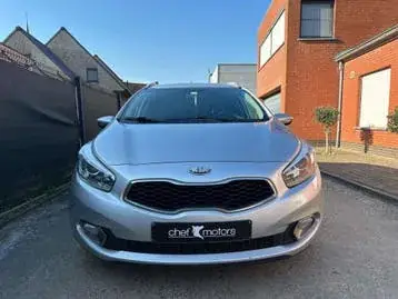 Kia Pro Cee D 2013 photo 2