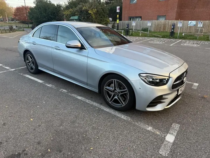 Mercedes-Benz E-Class 2022 photo 3