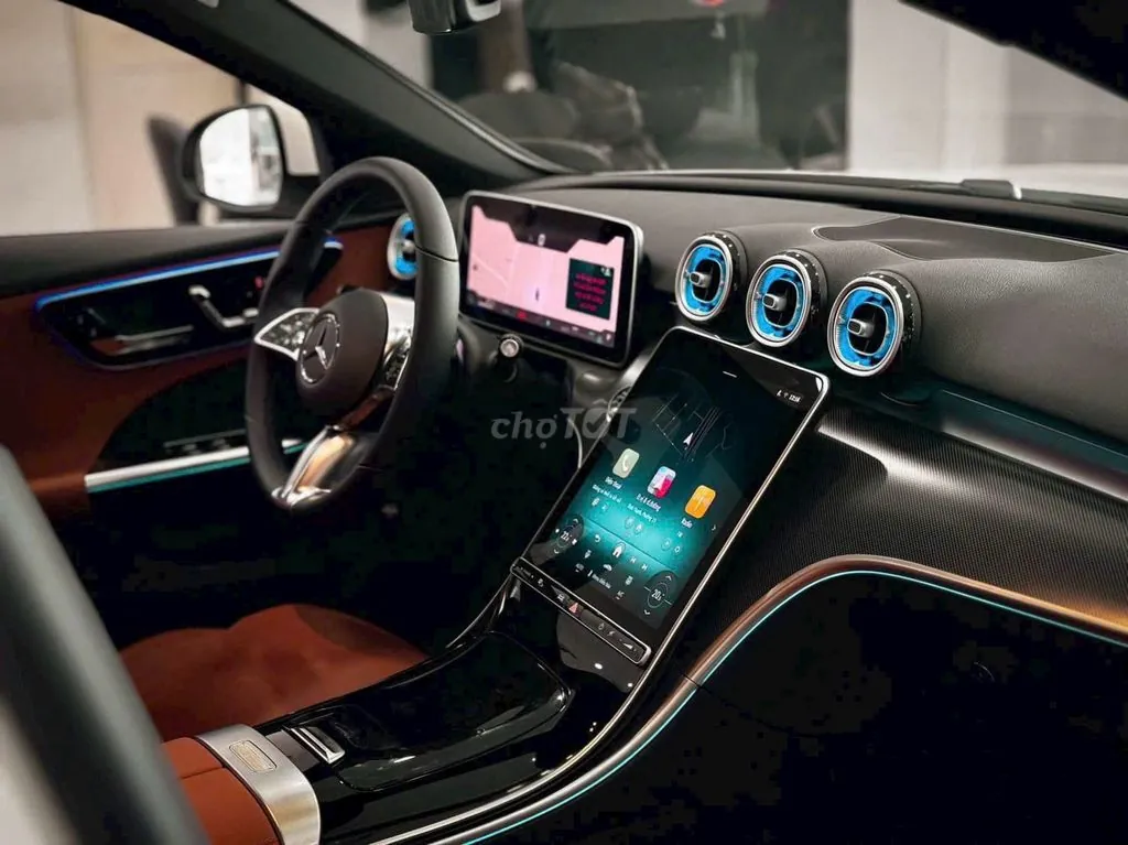 Mercedes-Benz C-Class 2026 photo 5