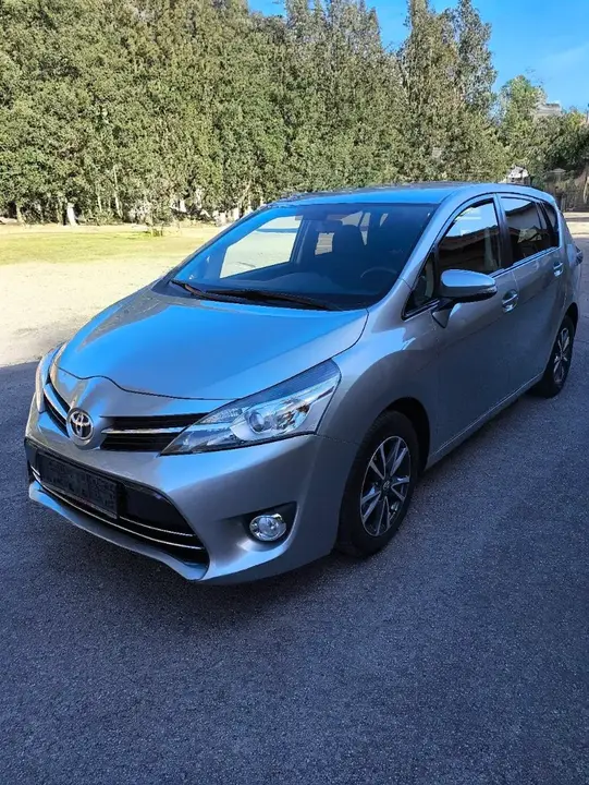 Toyota Verso 2014 photo 2