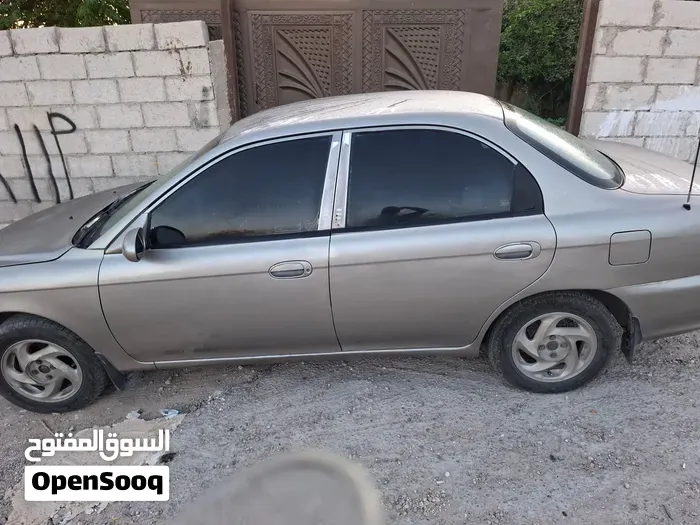 Kia Sephia 1997 photo 3