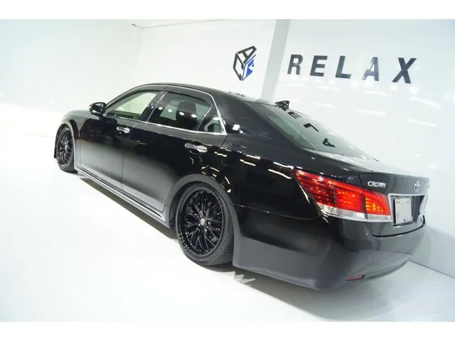 Toyota Crown Majesta 2016 photo 3