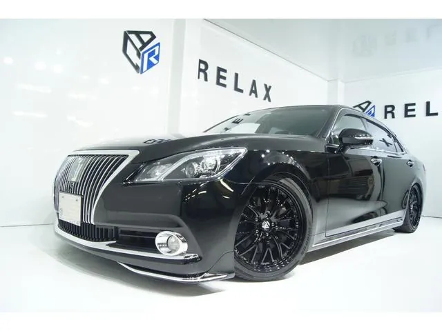 Toyota Crown Majesta 2016 photo 2