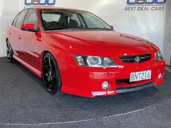 Holden Commodore 2003 photo 2