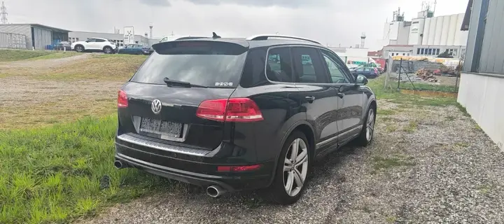 Volkswagen Touareg 2013 photo 3