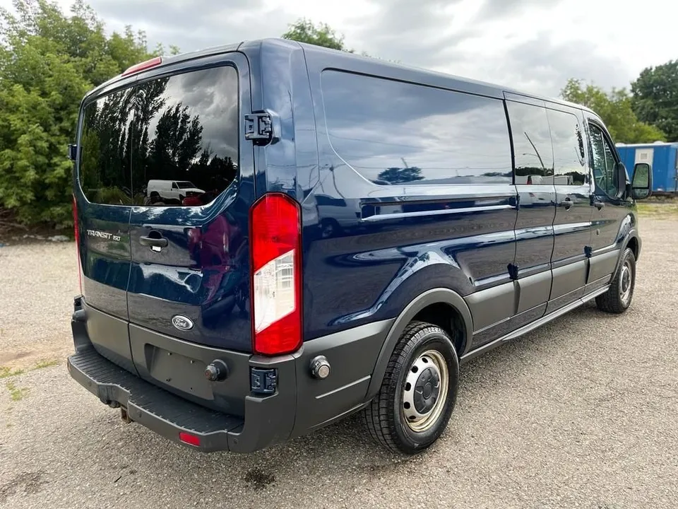 Ford Transit 2015 photo 2