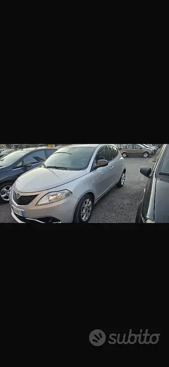 Lancia Ypsilon 2016 photo 2