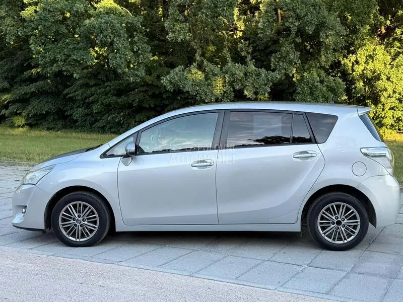 Toyota Verso 2015 photo 5