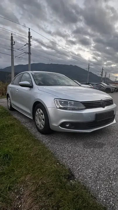 Volkswagen Jetta 2011 photo 2