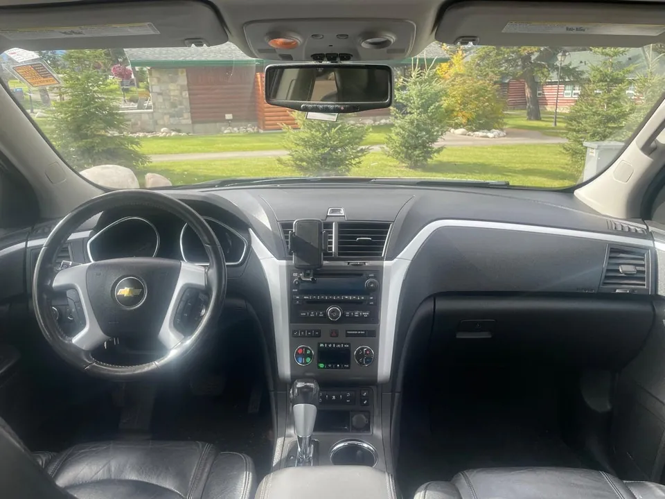 Chevrolet Traverse 2011 photo 3