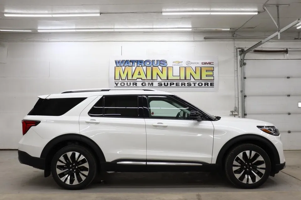Ford Explorer 2025 photo 3