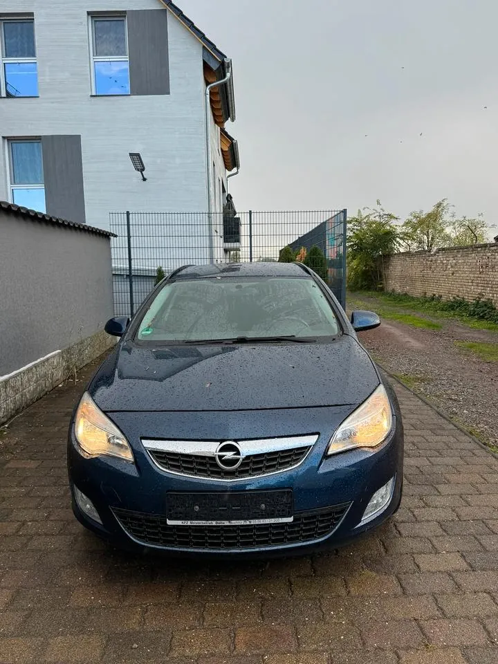 Opel Astra J