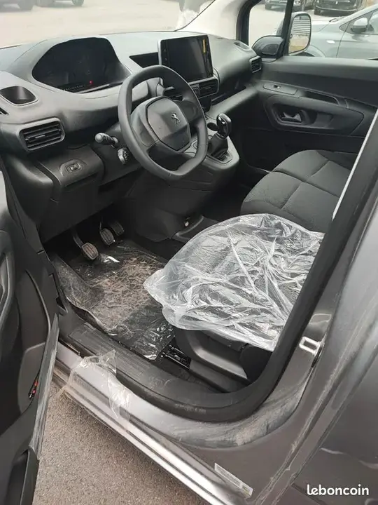 Peugeot Partner 2026 photo 2