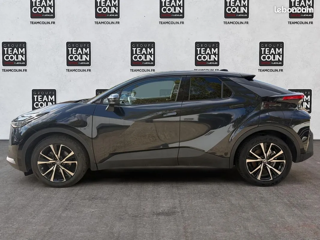 Toyota C-Hr 2024 photo 2