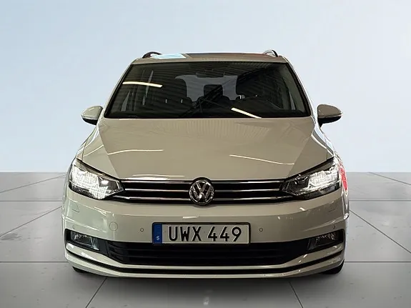 Volkswagen Touran 2017 photo 2