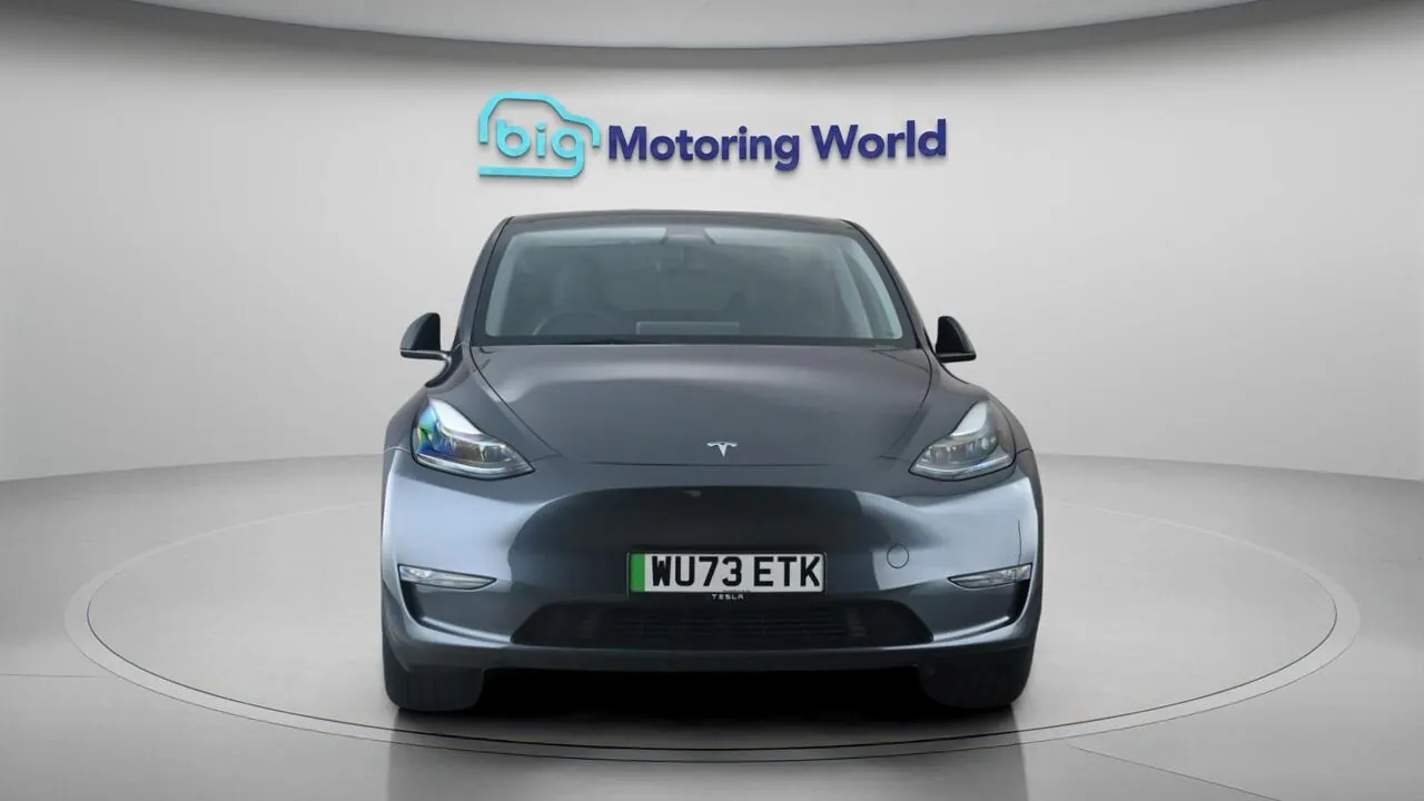 Tesla Model Y 2023 photo 3
