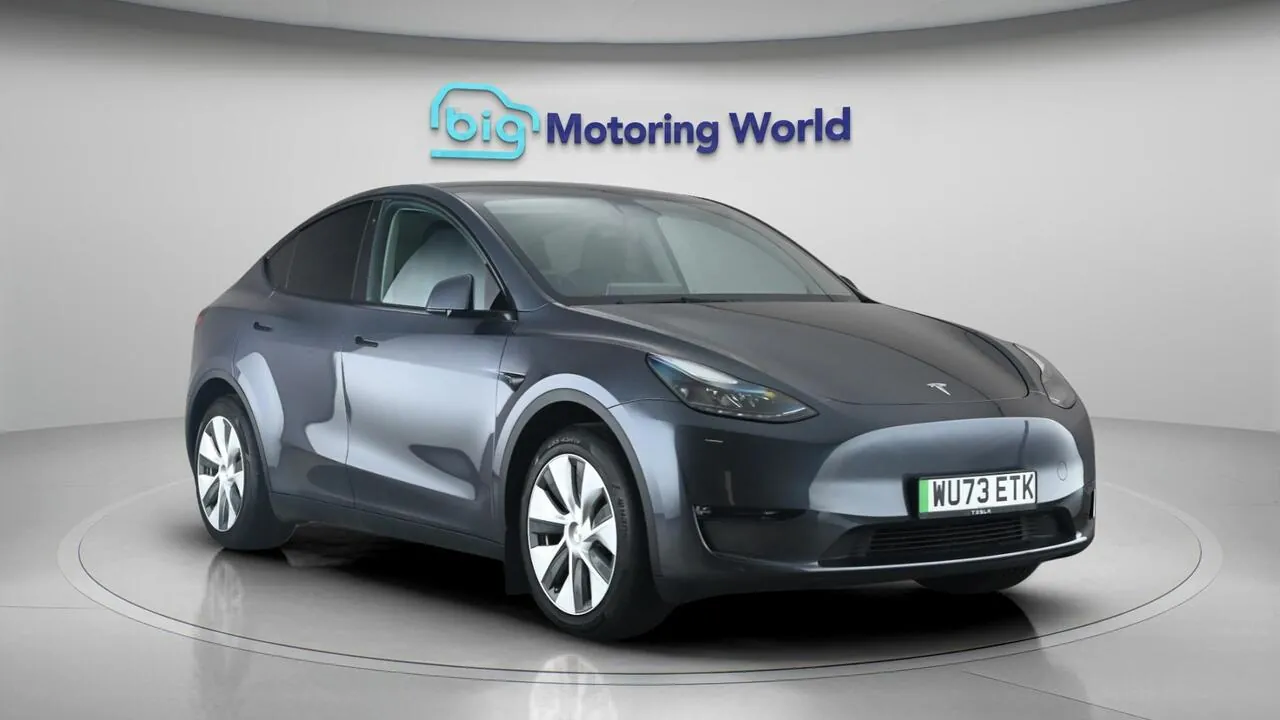 Tesla Model Y 2023 photo 2