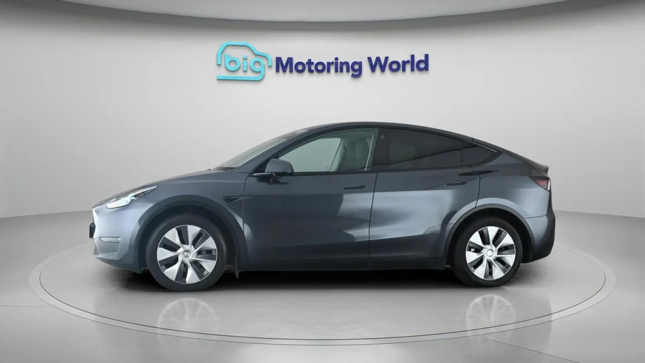 Tesla Model Y 2023 photo 5
