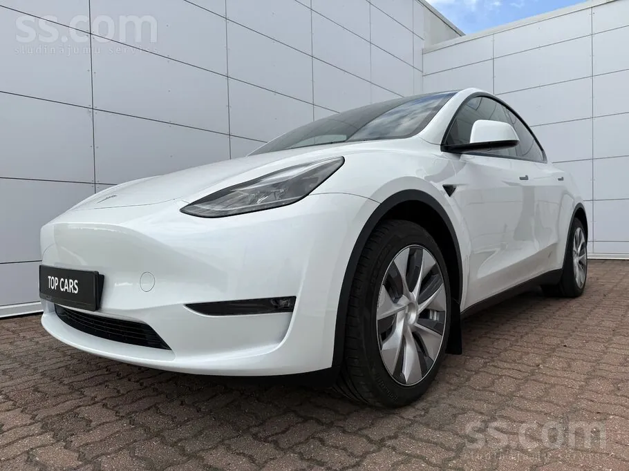 Tesla Model Y 2023 photo 2