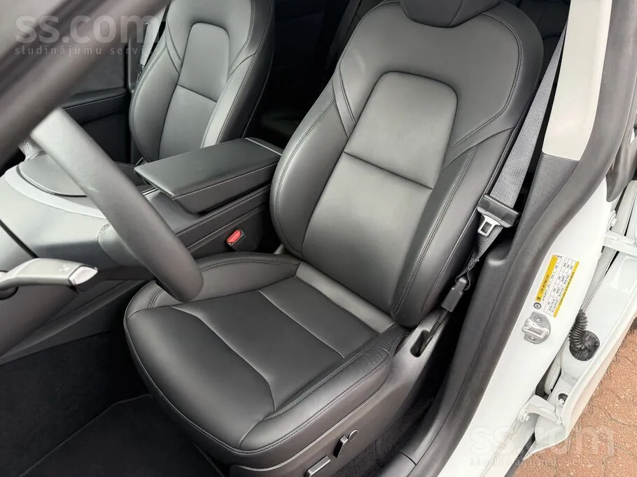 Tesla Model Y 2023 photo 5