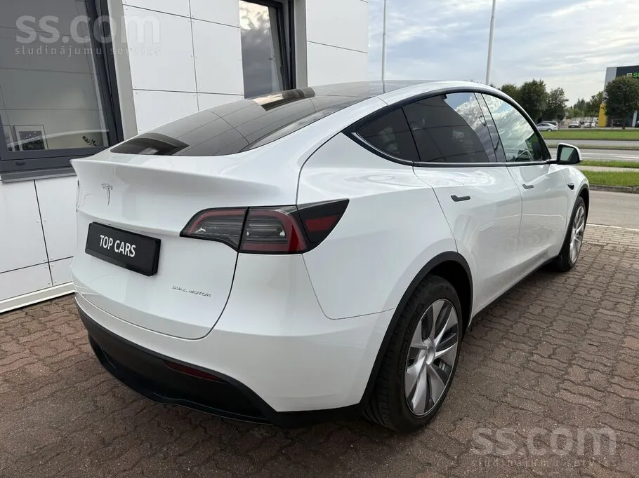 Tesla Model Y 2023 photo 4
