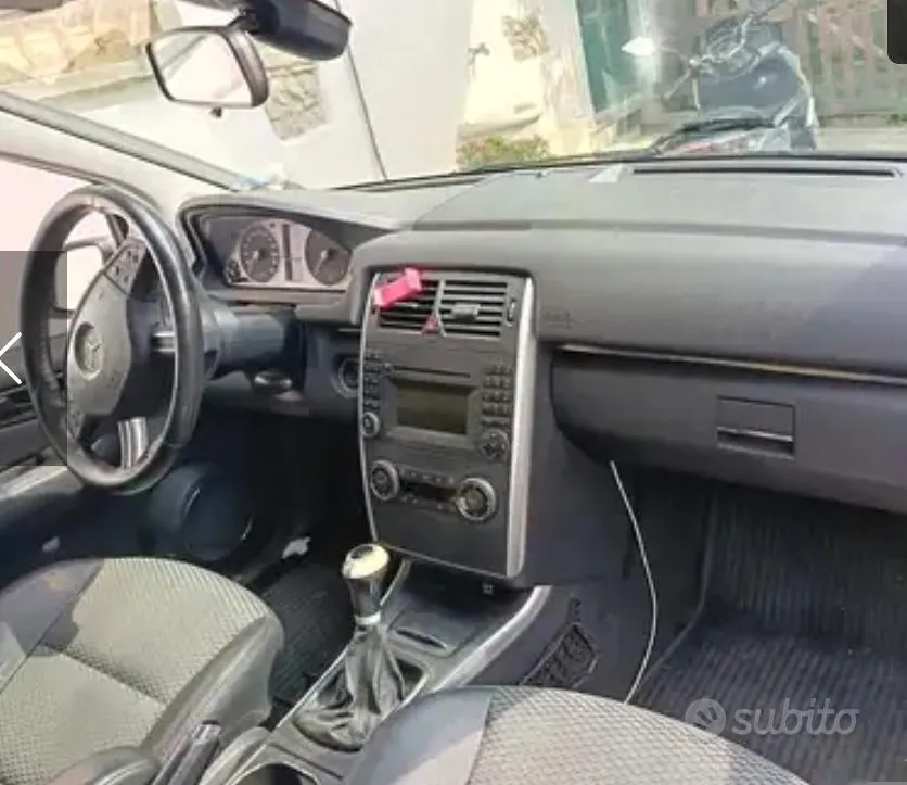 Mercedes-Benz B180 2008 photo 2