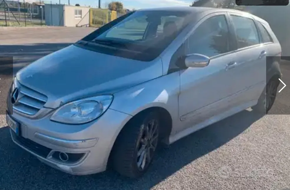 Mercedes-Benz B180