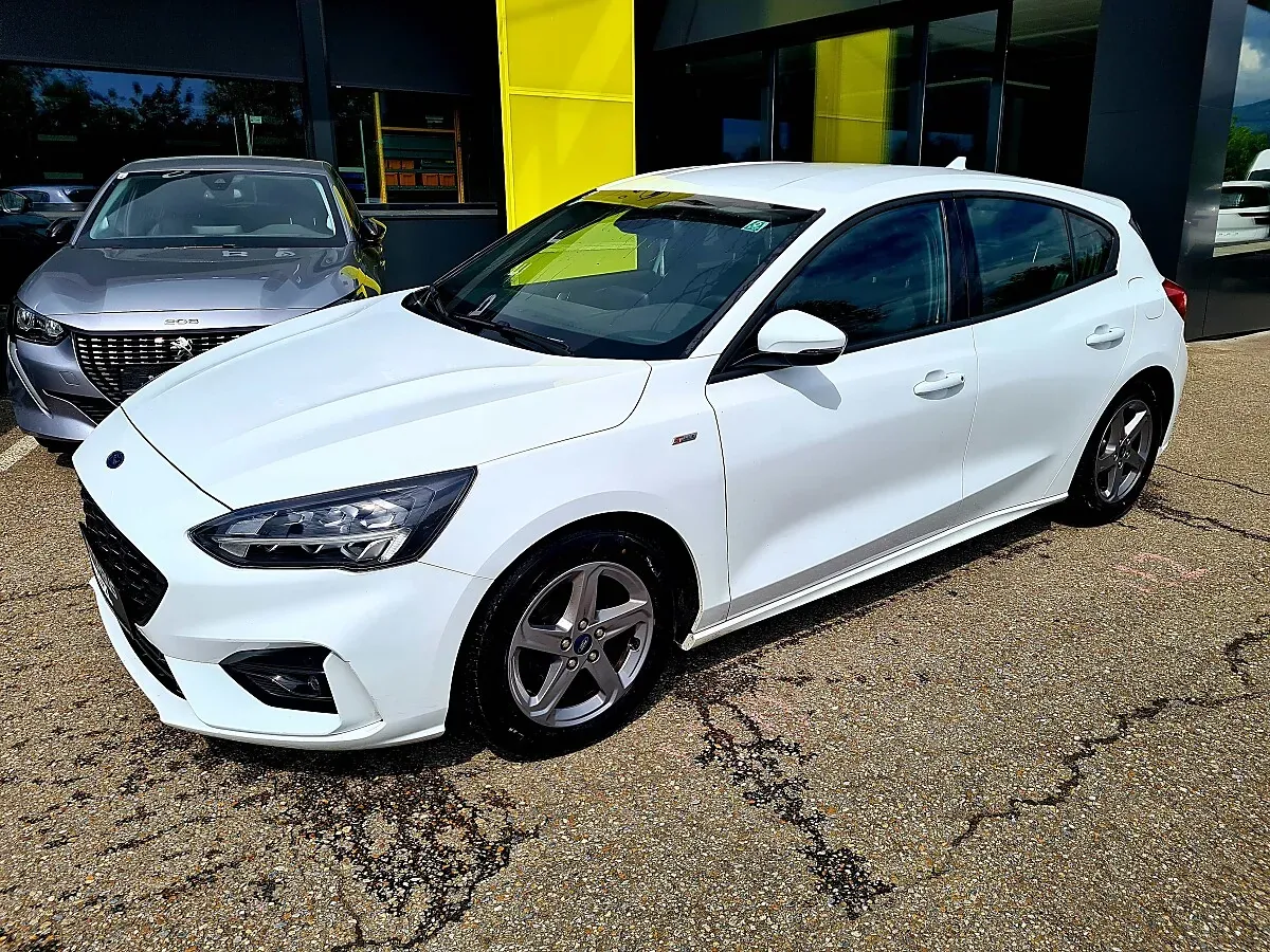 Ford Focus 2018 photo 2