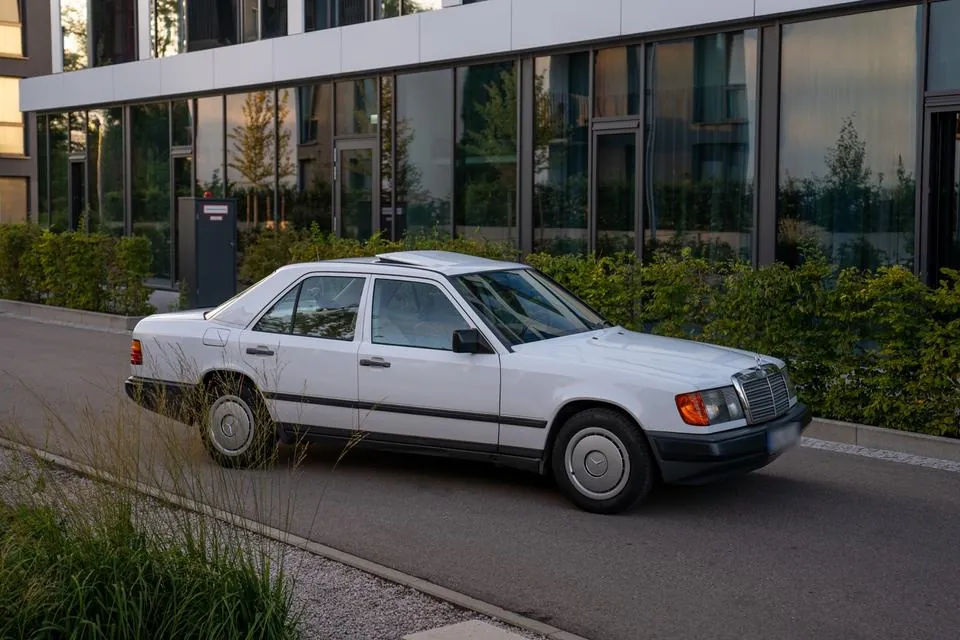Mercedes-Benz W124