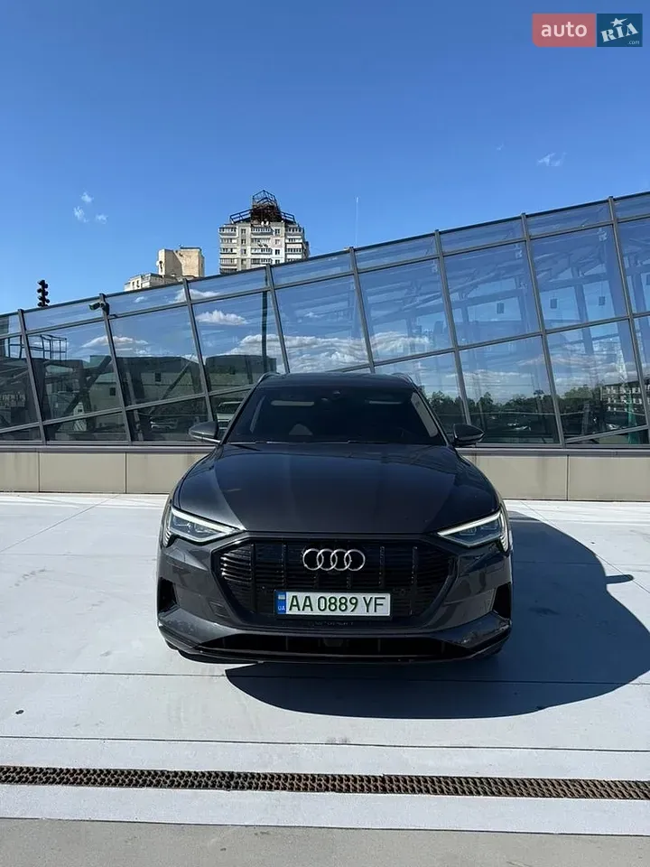Audi E-Tron 2019 photo 2
