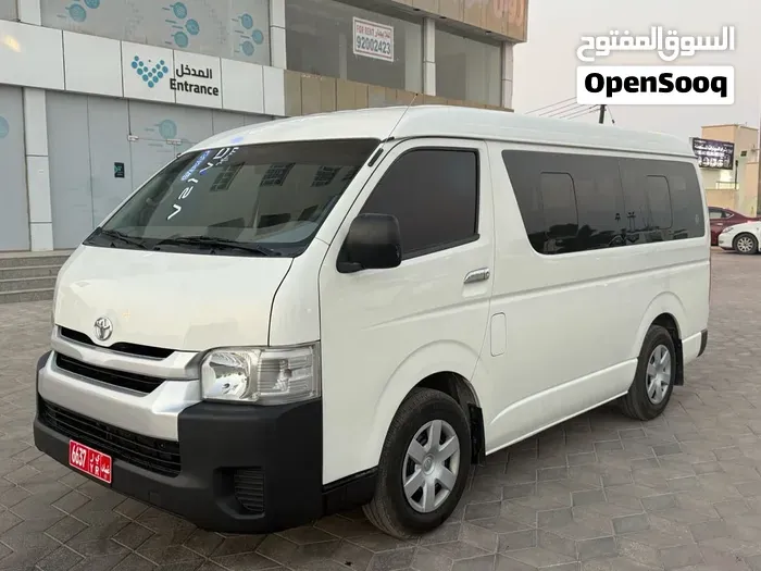 Toyota Hiace 2012 photo 3