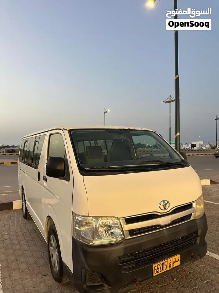 Toyota Hiace 2012 photo 4