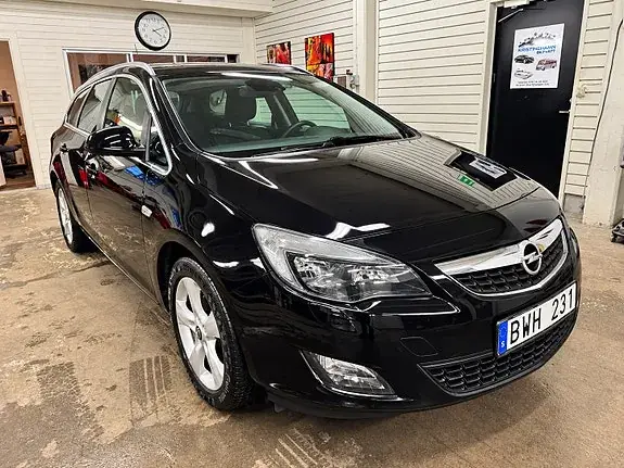 Opel Astra 2011 photo 3