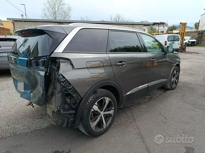 Peugeot 5008 2021 photo 4