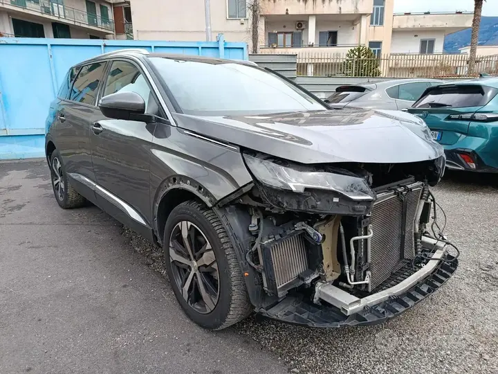 Peugeot 5008 2021 photo 2