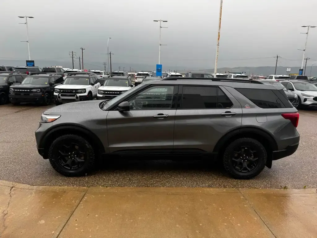 Ford Explorer 2022 photo 4