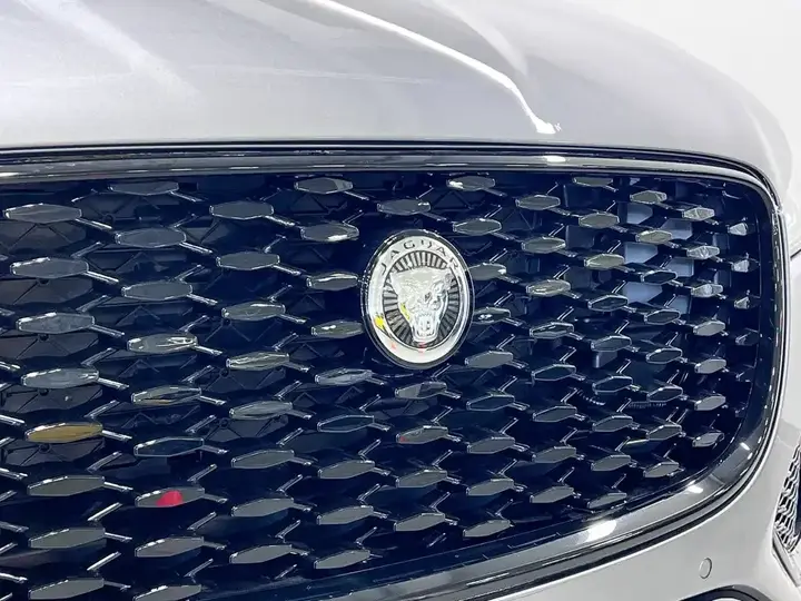 Jaguar F-Pace 2026 photo 3
