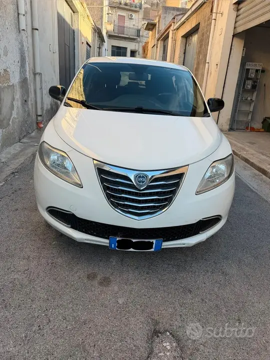 Lancia Ypsilon