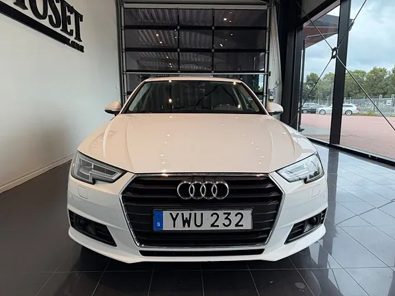 Audi A4 2019 photo 2