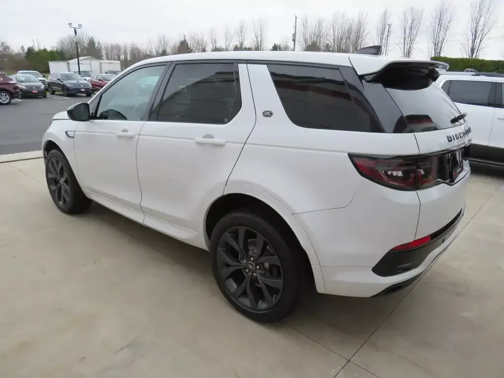 Land Rover Discovery Sport 2023 photo 3