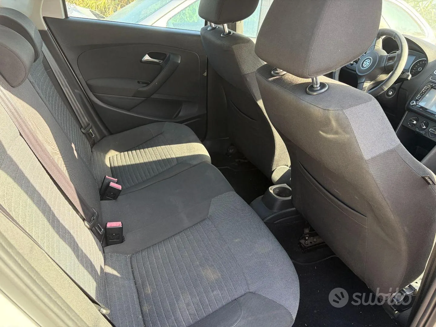 Volkswagen Polo 2010 photo 4
