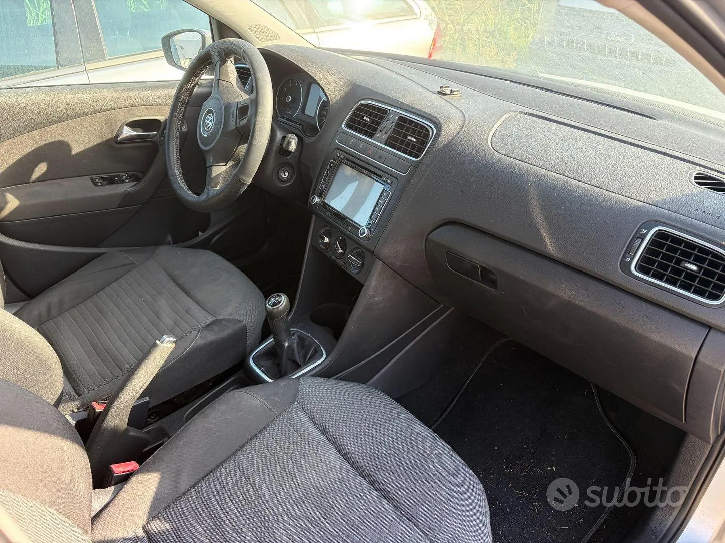 Volkswagen Polo 2010 photo 3
